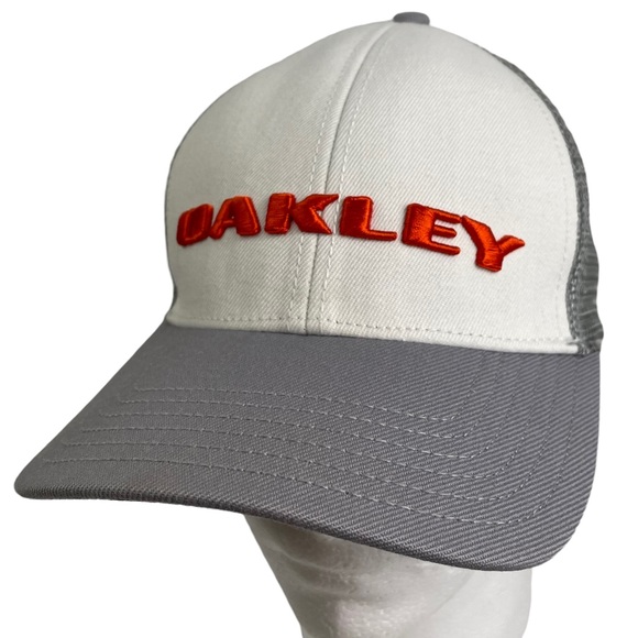 Oakley Snap-Back Trucker Mesh Baseball Hat Cap Embroidered Spell-Out Gray/White - Picture 2 of 16